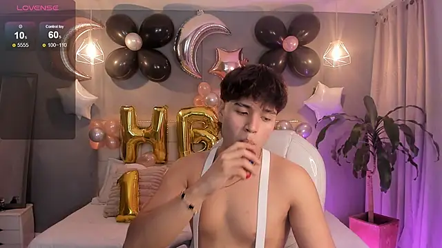 Snapshot of Jordan_24_ chatting on October 24, 9:33 pm Jordan 24 online show from October 24, 9:33 pm