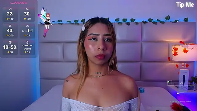 Snapshot of laila_stilwiills chatting on November 7, 10:54 pm laila stilwiills online show from November 7, 10:54 pm