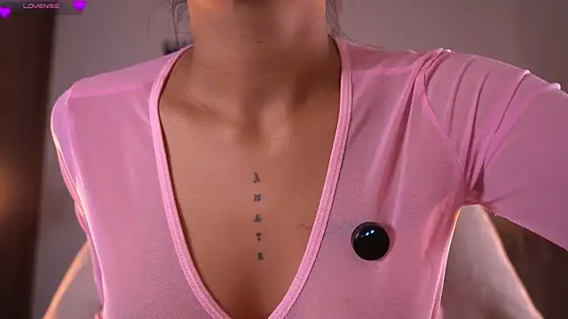 violeth     online show from February 9, 1:15 pm