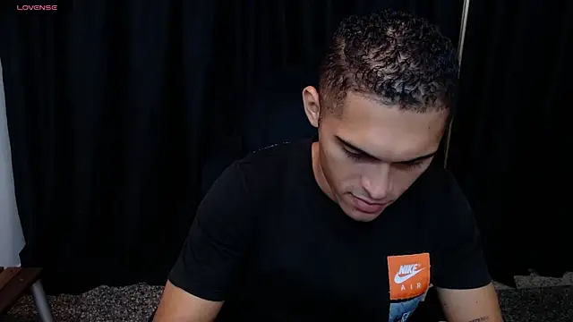 Snapshot of Derek_Storm_ chatting on November 15, 10:56 am Derek Storm online show from November 15, 10:56 am