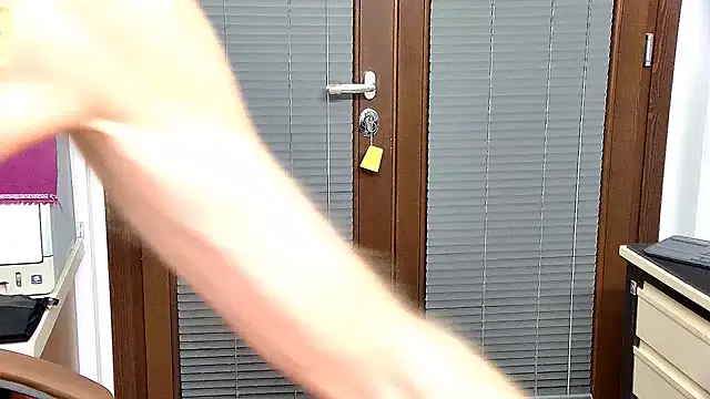 Snapshot of ROBY_SWEETHOT chatting on October 22, 9:36 pm ROBY SWEETHOT online show from October 22, 9:36 pm