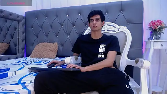 Snapshot of Sebalexis7 chatting on October 25, 3:14 am Sebalexis7 online show from October 25, 3:14 am