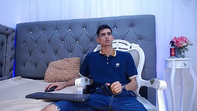 Snapshot of Sebalexis7 chatting on October 31, 3:40 am Sebalexis7 online show from October 31, 3:40 am