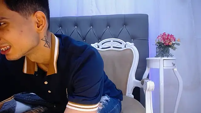 Snapshot of Sebalexis7 chatting on November 8, 3:39 am Sebalexis7 online show from November 8, 3:39 am