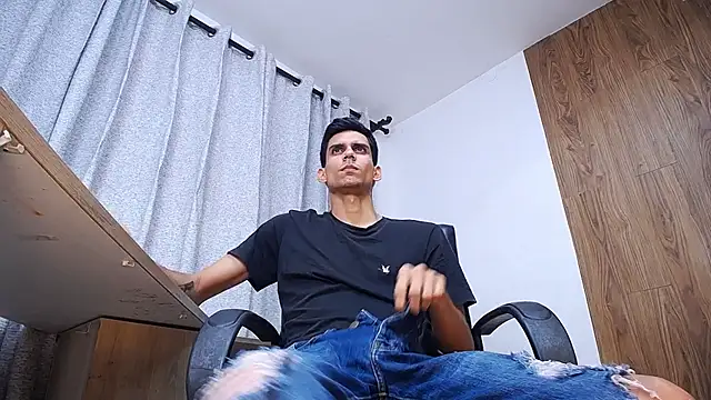 Snapshot of Sebalexis7 chatting on November 21, 5:50 am Sebalexis7 online show from November 21, 5:50 am