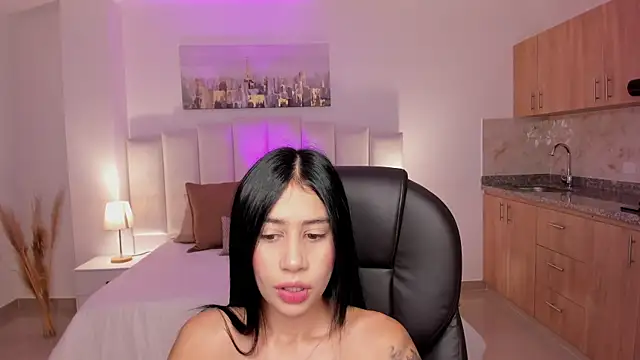 Snapshot of miranda_crawfor chatting on September 19, 11:11 am miranda crawfor online show from September 19, 11:11 am