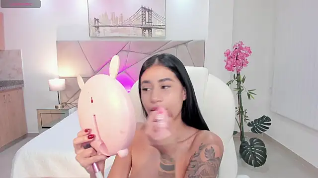 Snapshot of miranda_crawfor chatting on November 24, 1:11 pm miranda crawfor online show from November 24, 1:11 pm