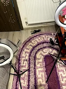 Snapshot of Ionut899@xh chatting on November 6, 8:15 am Ionut899xh online show from November 6, 8:15 am