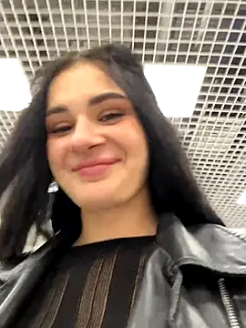 Snapshot of MiraReach chatting on October 8, 3:26 am MiraReach online show from October 8, 3:26 am