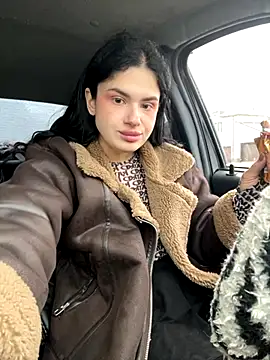 Snapshot of MiraReach chatting on November 3, 2:57 am MiraReach online show from November 3, 2:57 am