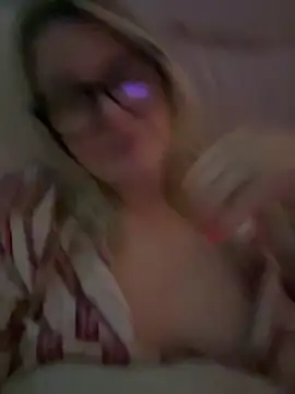 SuzieSub online show from March 2, 10:38 pm