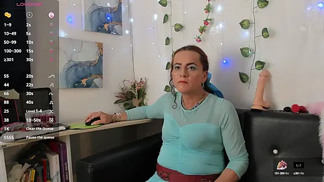 Snapshot of Mishell_Bons chatting on October 3, 5:54 pm Mishell Bons online show from October 3, 5:54 pm