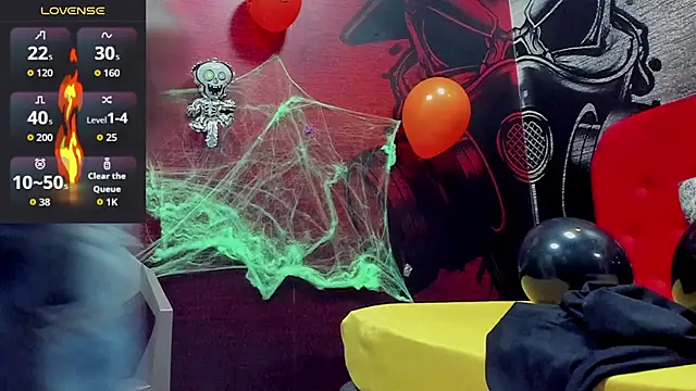 Snapshot of Ian1_ chatting on October 29, 11:45 am Ian1 online show from October 29, 11:45 am