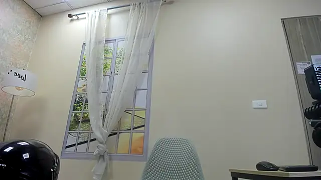 Snapshot of Ian1_ chatting on December 18, 8:59 pm Ian1 online show from December 18, 8:59 pm