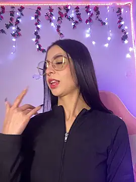 Snapshot of Lia__1 chatting on December 13, 11:43 pm Lia 1 online show from December 13, 11:43 pm