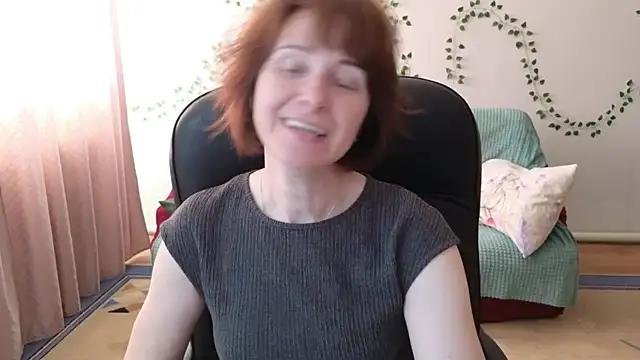 Snapshot of Lia_Tito chatting on May 21, 5:47 am Lia Tito online show from May 21, 5:47 am