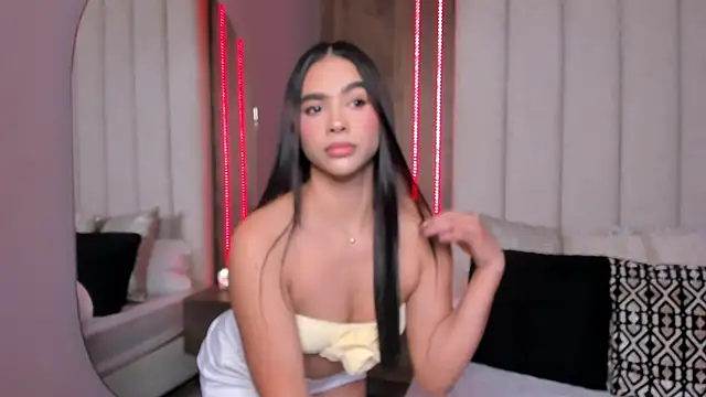 LucySalvatore  online show from February 14, 6:26 pm