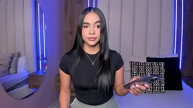 LucySalvatore  online show from February 21, 5:14 pm