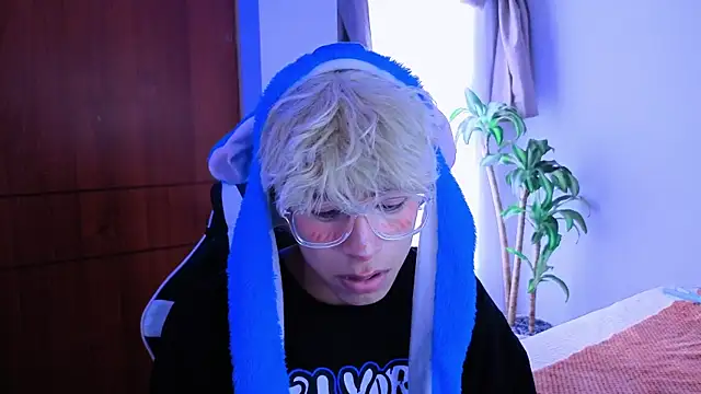 taichi bluy online show from November 15, 6:15 pm