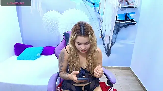 ESMERALDA-BLUE online show from October 16, 9:16 pm
