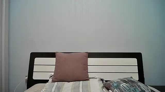 Snapshot of peijiangzhao chatting on October 4, 2:15 pm peijiangzhao online show from October 4, 2:15 pm