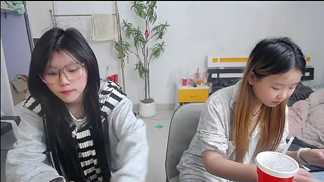 Babygirls523 online show from October 27, 5:17 pm