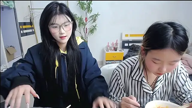 Babygirls523 online show from October 31, 2:40 pm