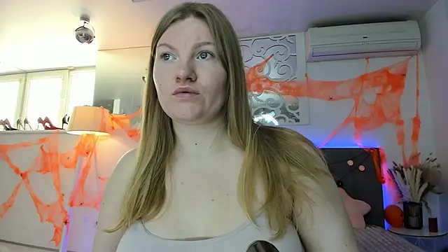 Snapshot of AshleyJoness chatting on October 29, 6:15 am AshleyJoness online show from October 29, 6:15 am