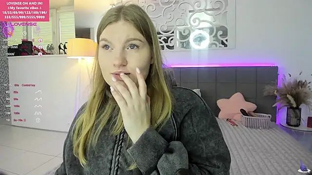 Snapshot of AshleyJoness chatting on November 27, 6:04 am AshleyJoness online show from November 27, 6:04 am