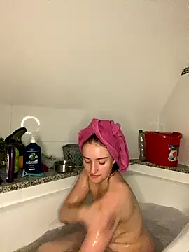 Snapshot of Tijara-im-Pyjama chatting on September 11, 12:00 am Tijara-im-Pyjama online show from September 11, 12:00 am