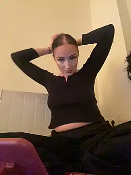 Snapshot of Tijara-im-Pyjama chatting on December 15, 2:16 am Tijara-im-Pyjama online show from December 15, 2:16 am