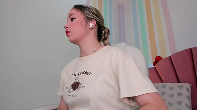 jana parissi online show from October 18, 7:03 pm