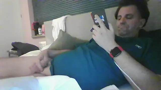 Snapshot of JasperGeil chatting on September 27, 11:43 pm JasperGeil online show from September 27, 11:43 pm