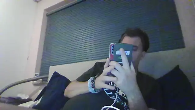 Snapshot of JasperGeil chatting on October 6, 1:25 am JasperGeil online show from October 6, 1:25 am