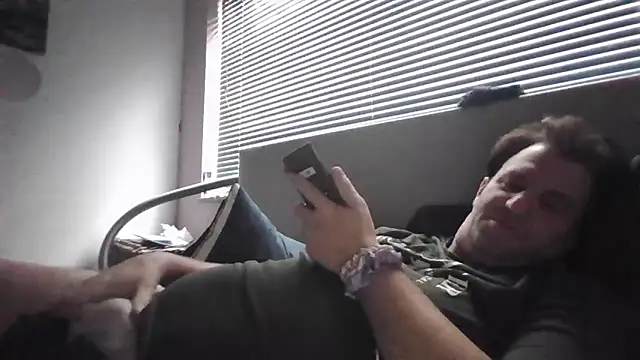 Snapshot of JasperGeil chatting on October 6, 1:30 pm JasperGeil online show from October 6, 1:30 pm