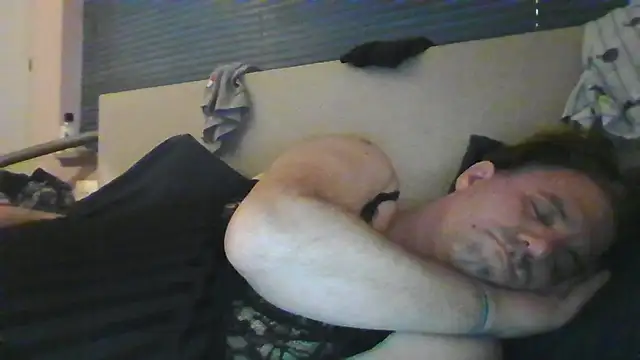 Snapshot of JasperGeil chatting on October 8, 5:49 am JasperGeil online show from October 8, 5:49 am