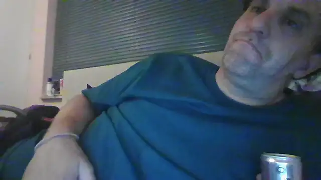 Snapshot of JasperGeil chatting on October 12, 11:15 pm JasperGeil online show from October 12, 11:15 pm