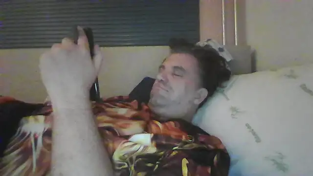 Snapshot of JasperGeil chatting on October 15, 10:54 pm JasperGeil online show from October 15, 10:54 pm