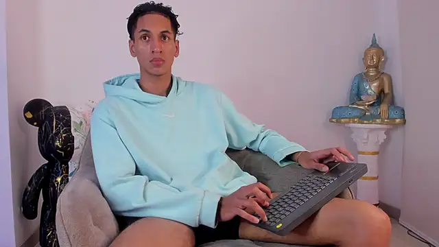 Snapshot of CamiiloRivera chatting on September 26, 7:12 am CamiiloRivera online show from September 26, 7:12 am