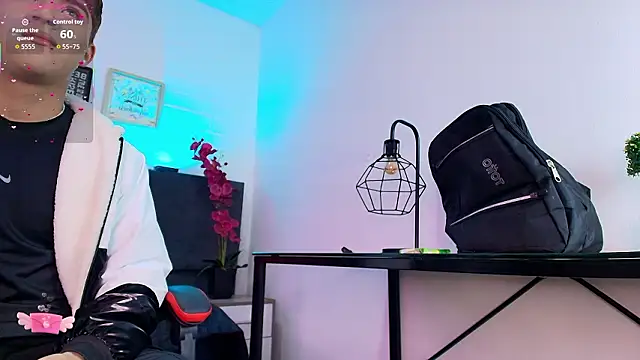 Lucass love online show from March 10, 12:43 pm