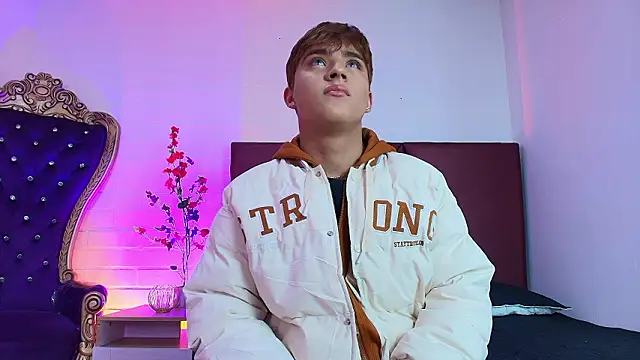 Lucass love online show from March 28, 1:11 pm