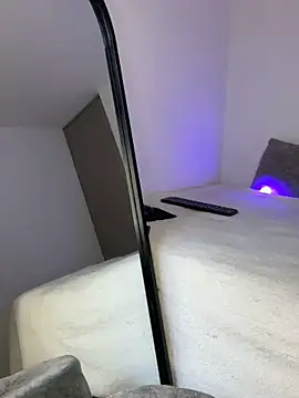 Snapshot of lunatorch chatting on November 8, 5:23 pm lunatorch online show from November 8, 5:23 pm