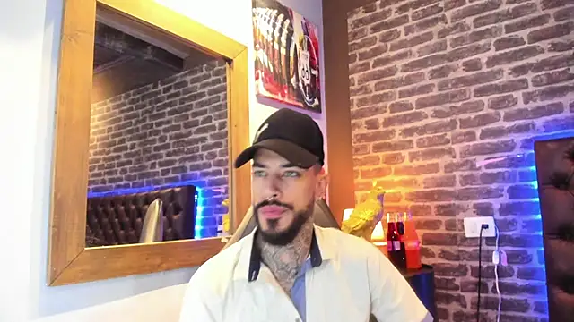 VinzenzRizzo online show from September 24, 4:16 am