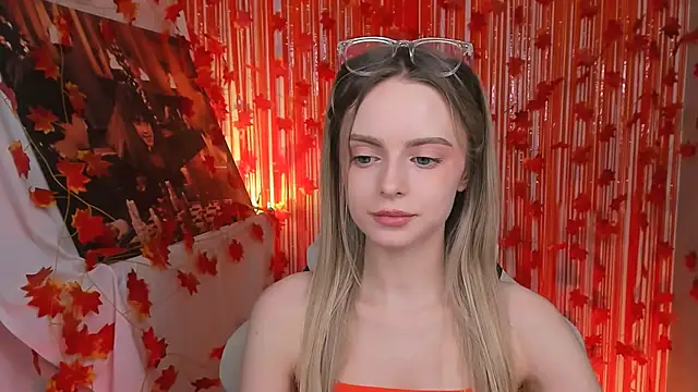 Snapshot of JuliaBrewwer chatting on October 11, 12:47 pm JuliaBrewwer online show from October 11, 12:47 pm