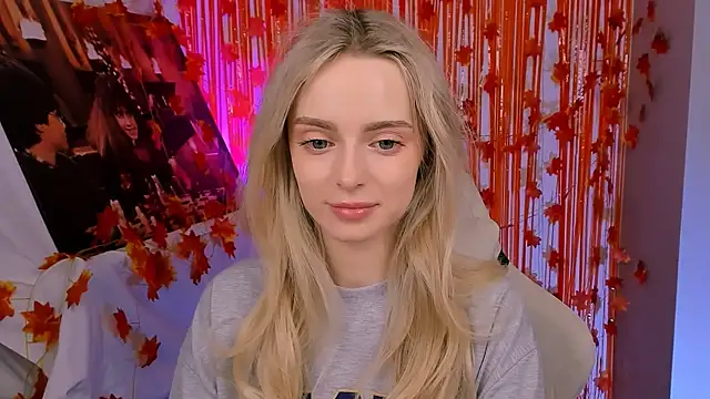 Snapshot of JuliaBrewwer chatting on November 17, 1:06 pm JuliaBrewwer online show from November 17, 1:06 pm