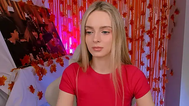 Snapshot of JuliaBrewwer chatting on November 18, 1:04 pm JuliaBrewwer online show from November 18, 1:04 pm