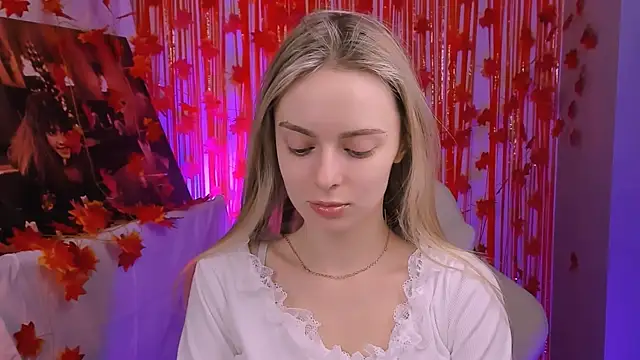 Snapshot of JuliaBrewwer chatting on December 3, 1:31 pm JuliaBrewwer online show from December 3, 1:31 pm