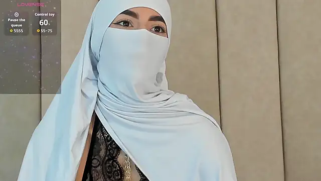 Snapshot of _Zahiira_ chatting on November 11, 11:54 am Zahiira online show from November 11, 11:54 am