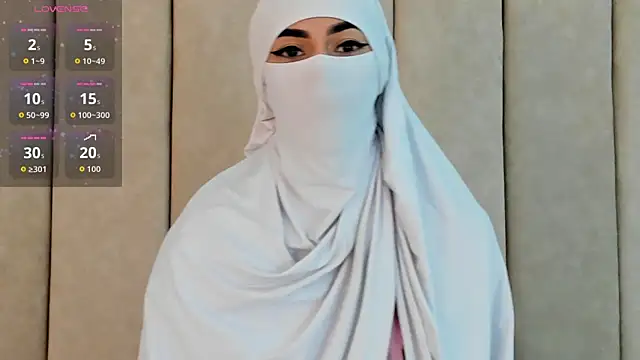  Zahiira  online show from December 18, 12:00 pm