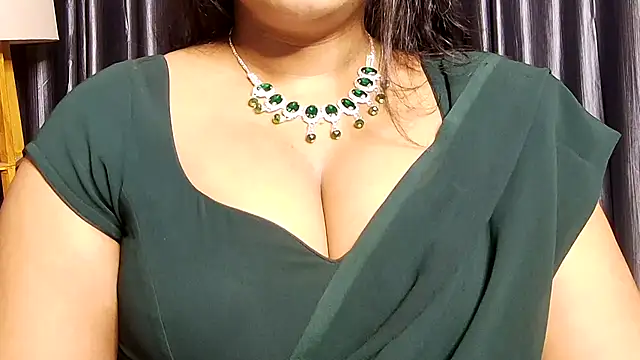 Webrowncouple online show from November 12, 4:18 pm